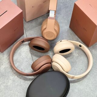 Over-ear Wireless Bluetooth headphones