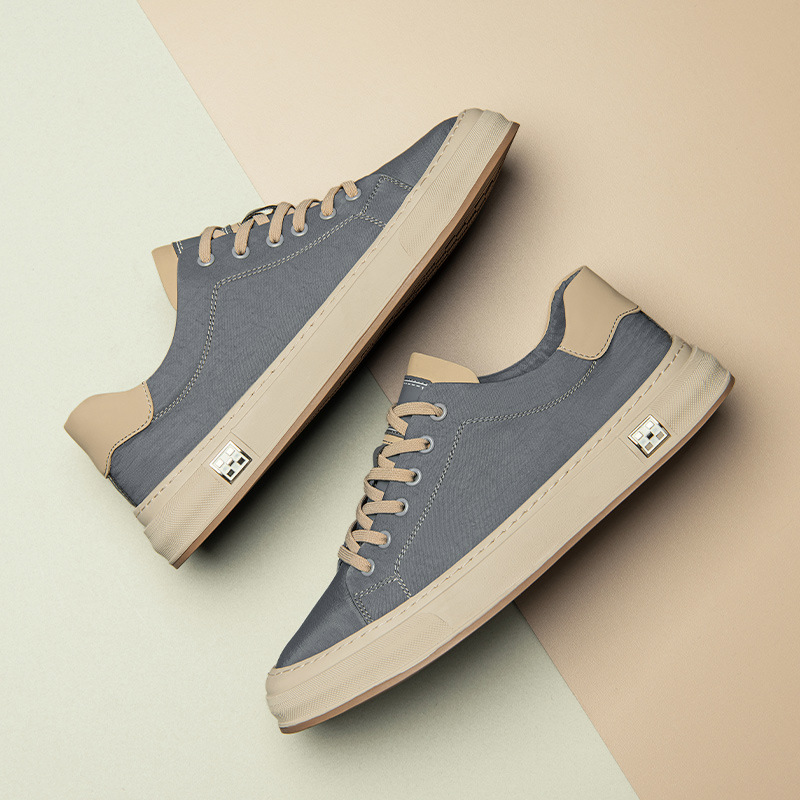 Casual sneakers