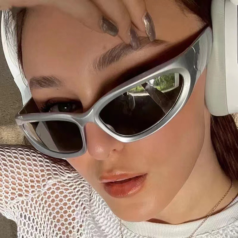 Futuristic Steampunk UV Protection Sunglasses - Image 3